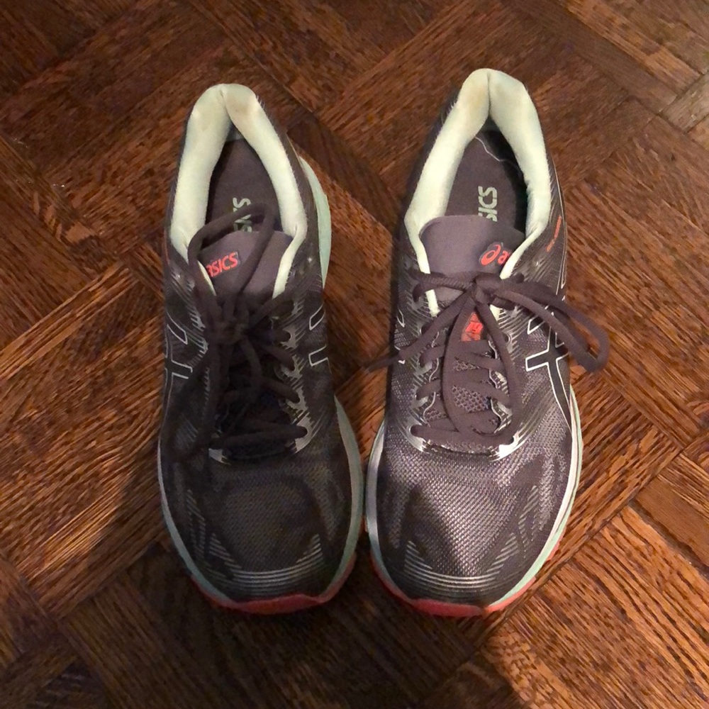ASICS gel nimbus (hardly worn)